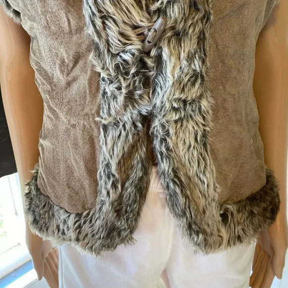 Live a Little Leather Suede Vest Jacket Lady M Faux Fur Tan Boho Western Gothic - Picture 8 of 9